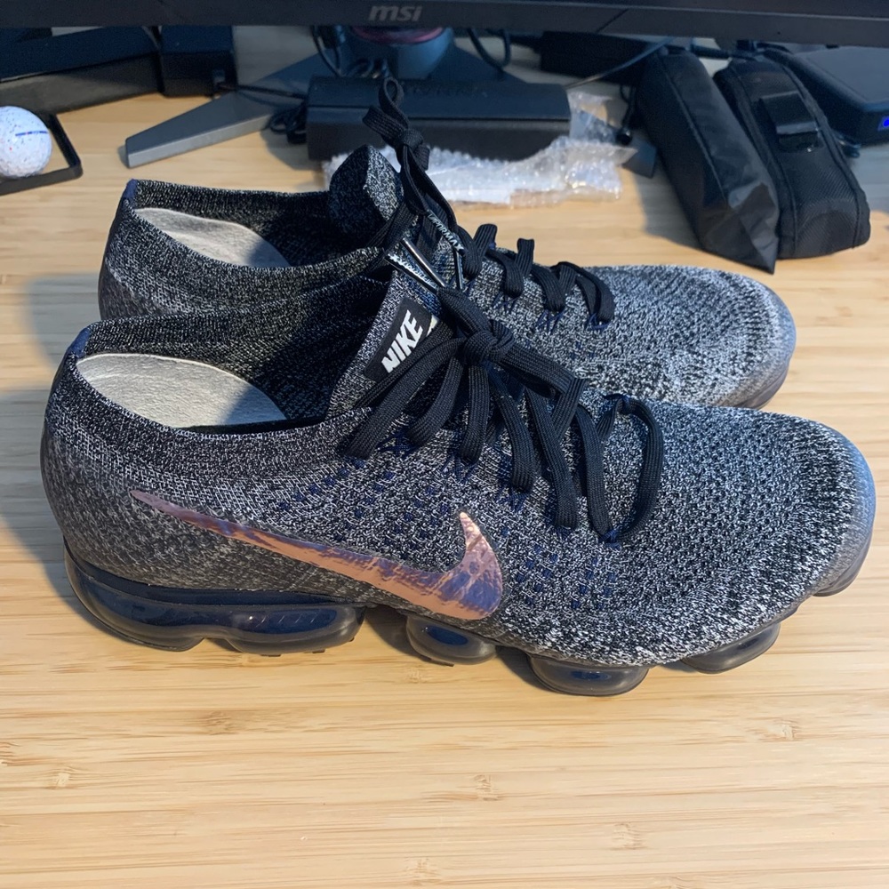 Nike vapormax explorer dark